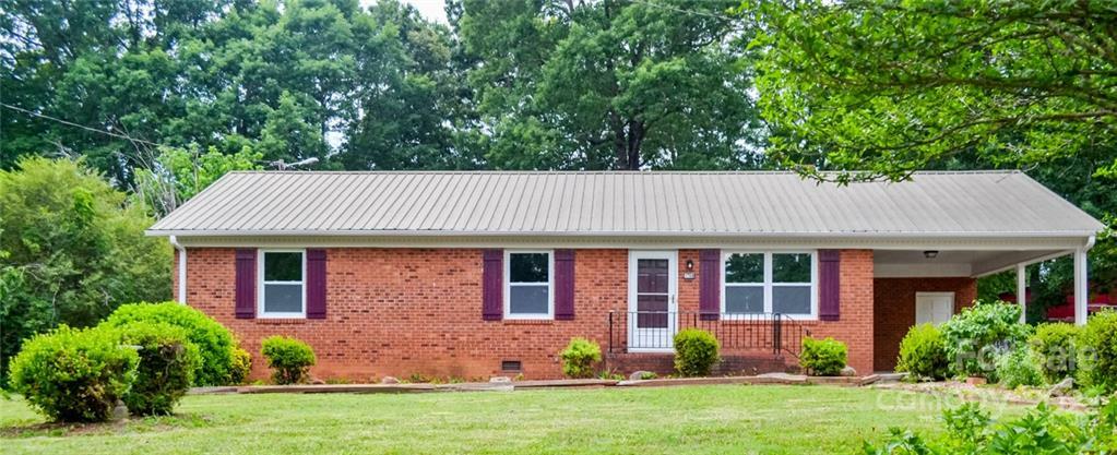 Property Photo:  1750 Sells Road  NC 28144 