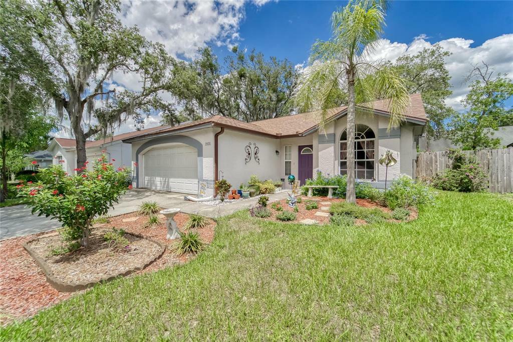 Property Photo: 3906 Penrod Lane FL 33596