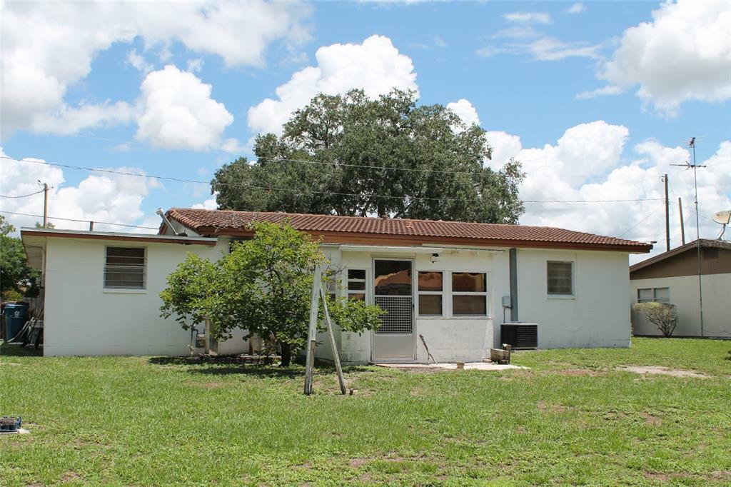 Property Photo: 126 Alvina Avenue FL 33853