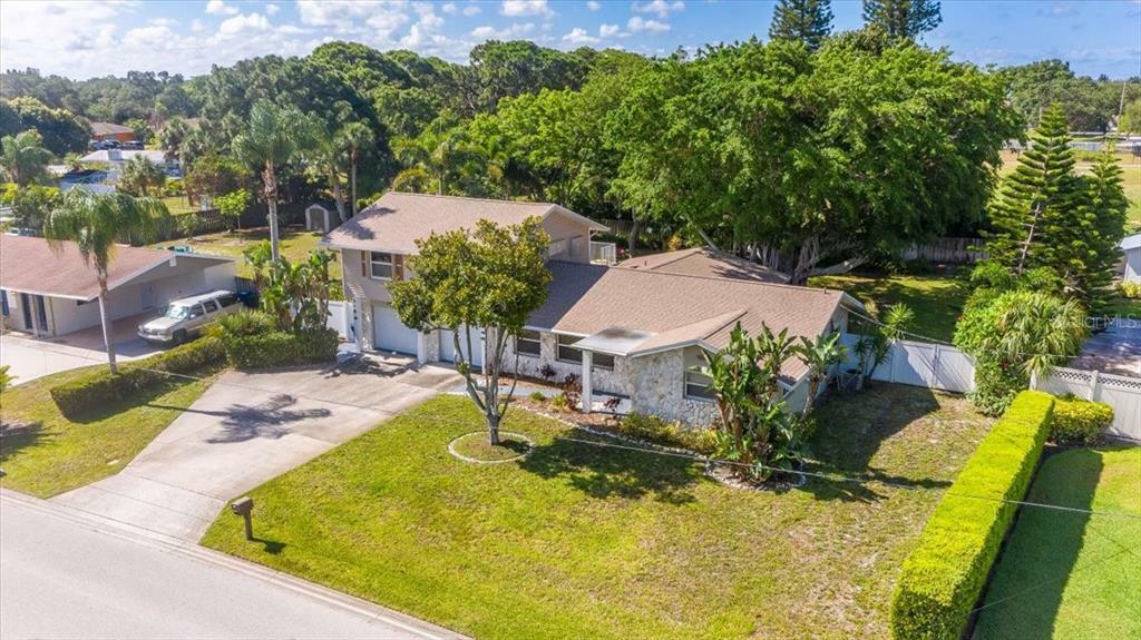 Property Photo: 6803 7th Avenue Blvd NW FL 34209