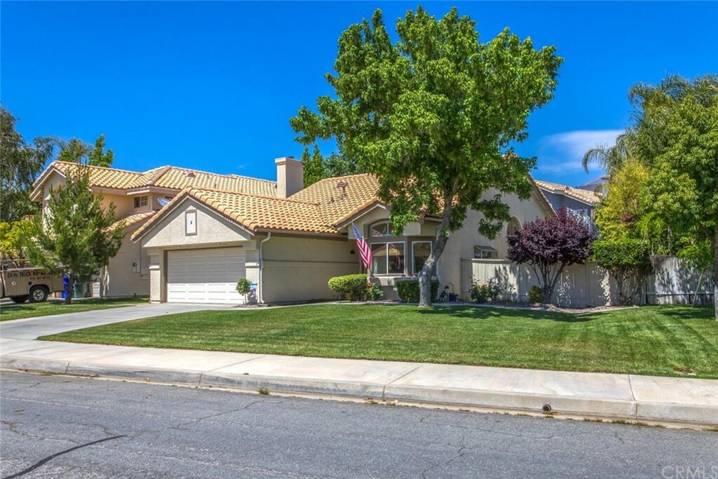 Property Photo:  34971 Willow Springs Drive  CA 92399 