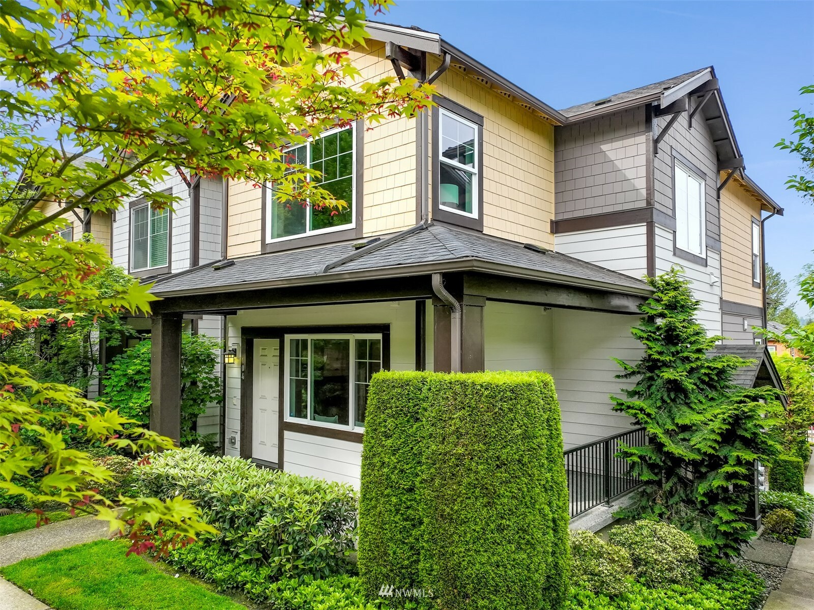 Property Photo: 10384 157th Place NE 104 WA 98052