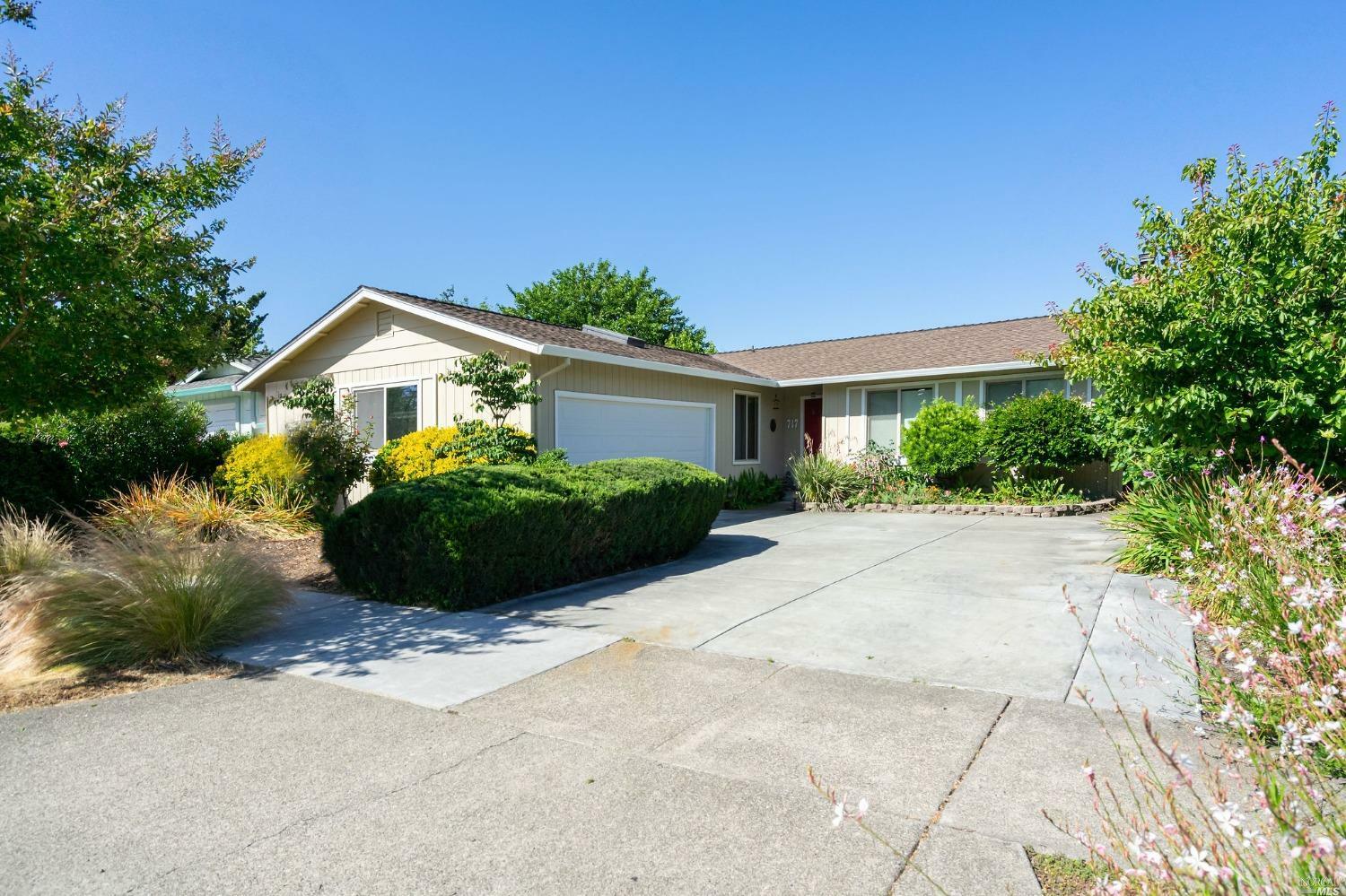 Property Photo:  717 St Mary Drive  CA 95409 