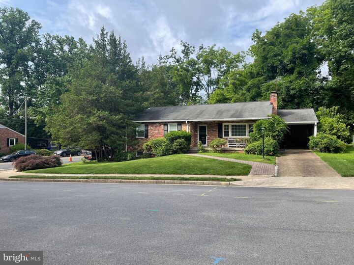 3620 N Kensington Street  Arlington VA 22207 photo