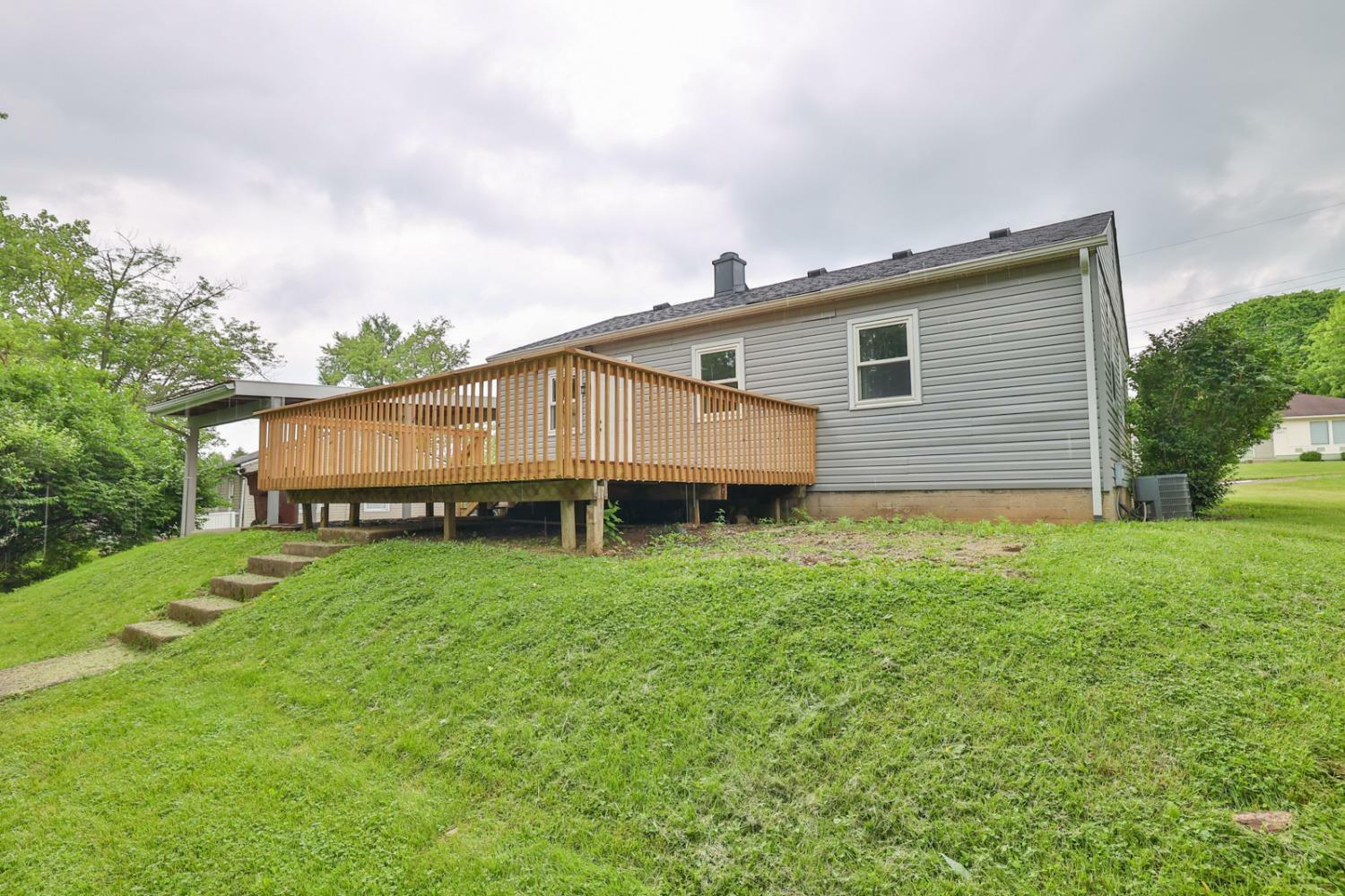 Property Photo:  2108 Spencer Ln  OH 45042 