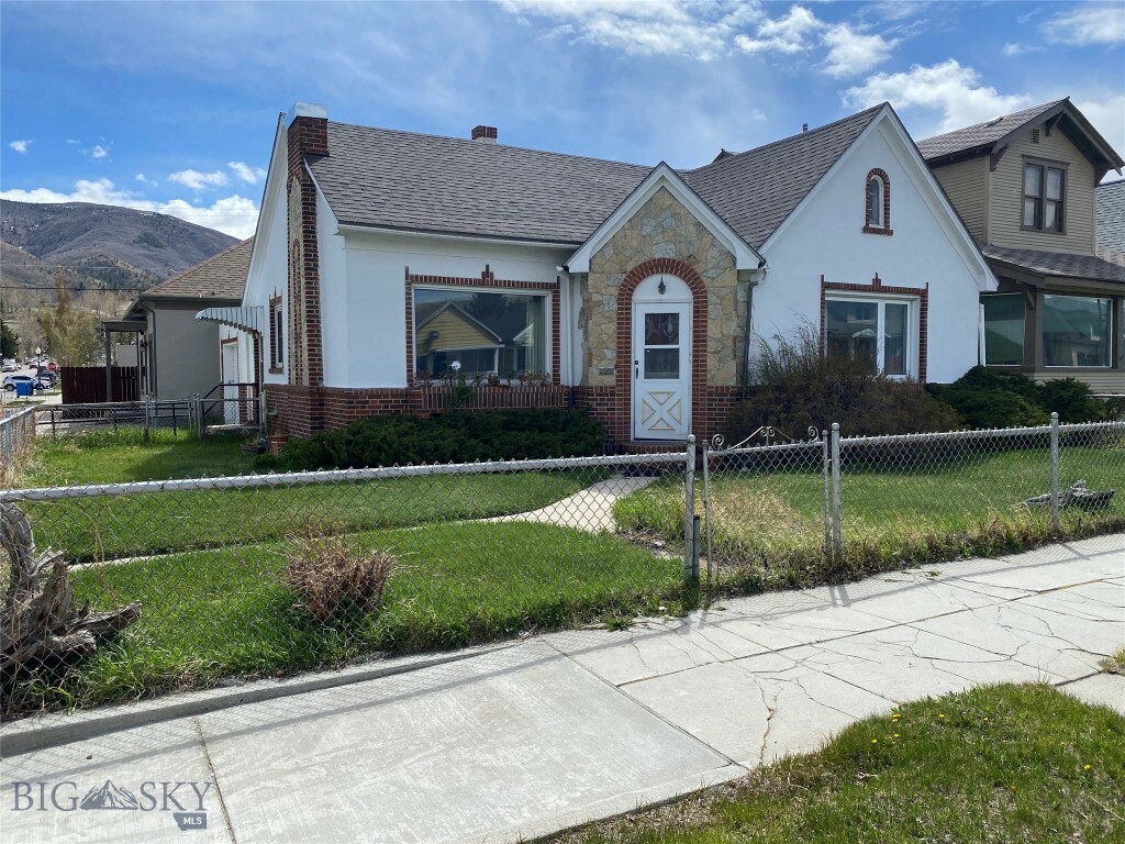 Property Photo: 301 W 3rd Street MT 59711