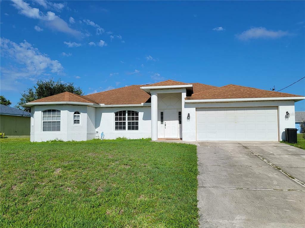 Property Photo: 1024 SE 5th Court FL 33990