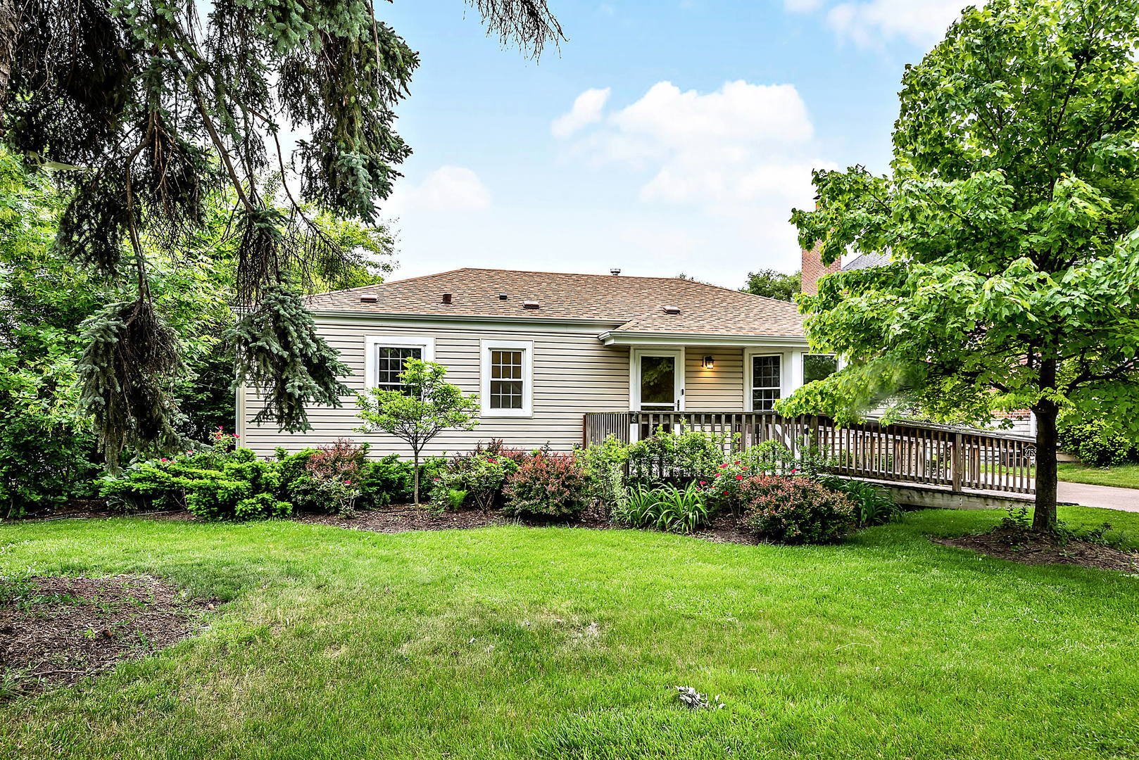 Property Photo: 2753 S Scott Street IL 60018