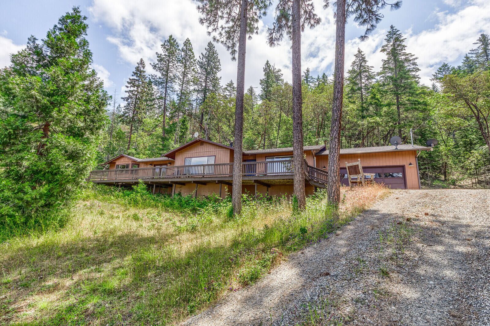 Property Photo: 1455 Granite Hill Road OR 97526