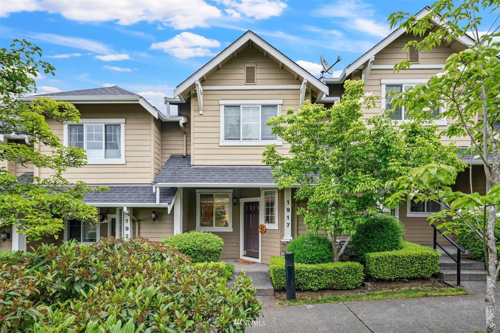 Property Photo:  1917 NE Killian Lane  WA 98029 