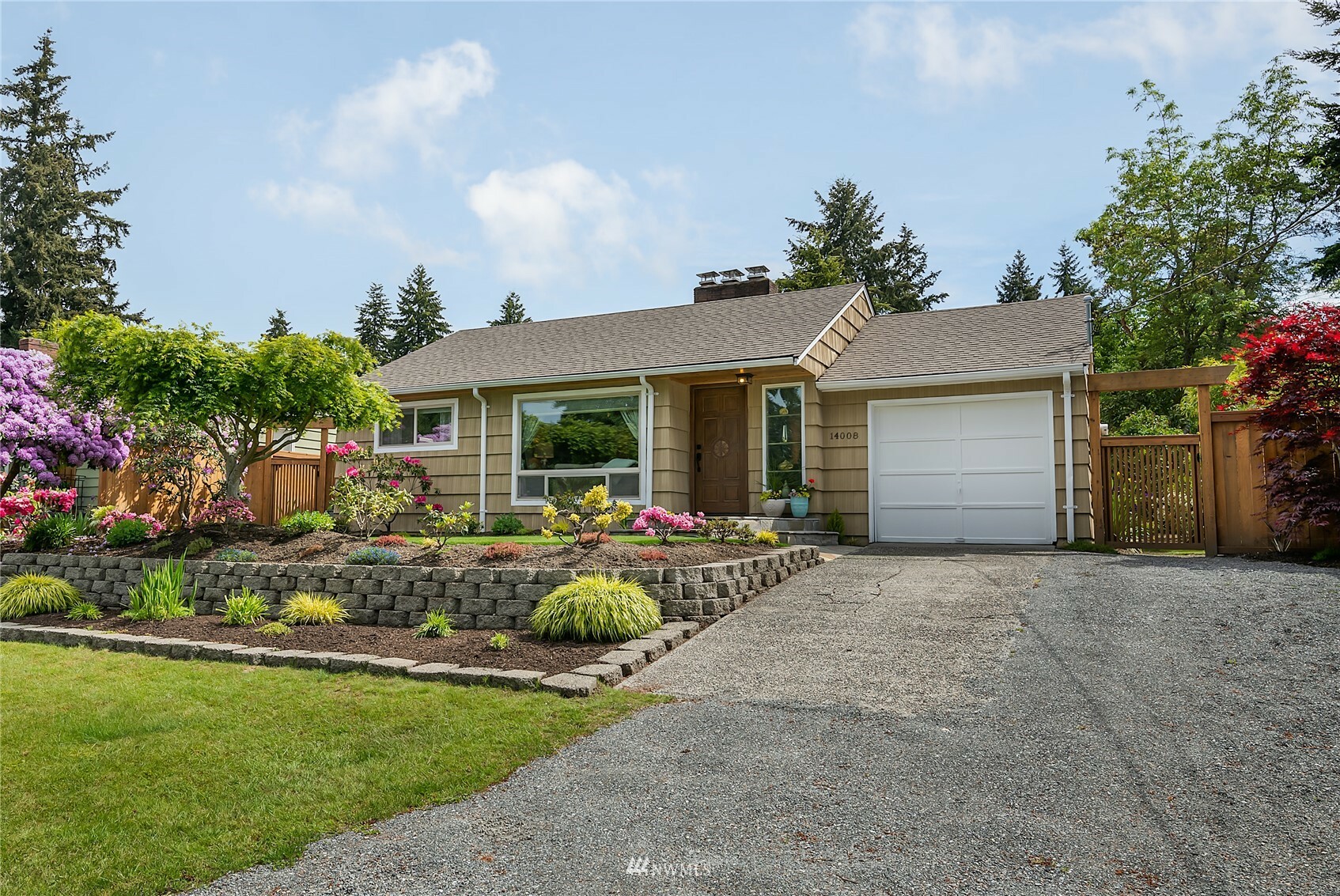 Property Photo: 14008 23rd Avenue NE WA 98125