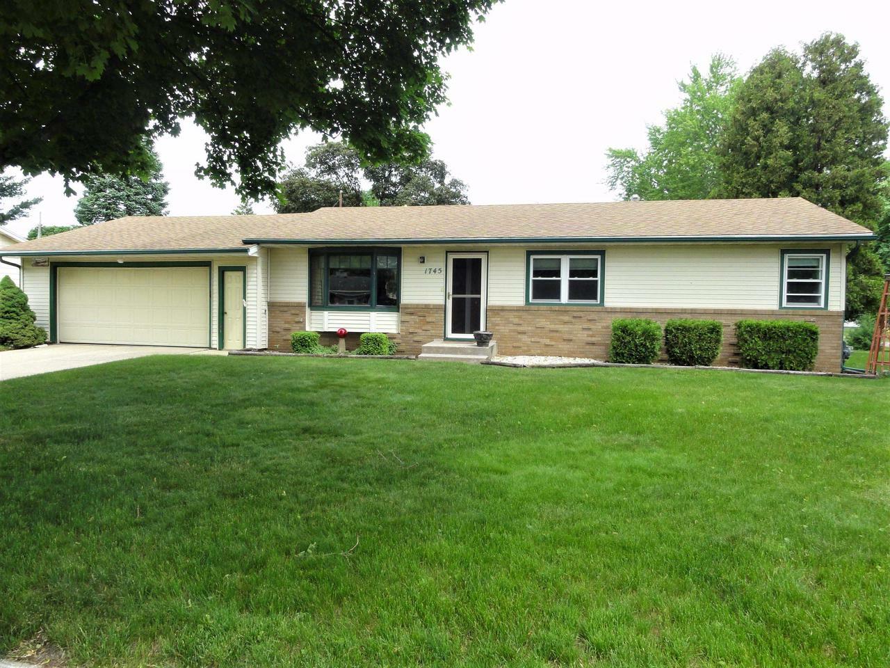 Property Photo:  1745 Juniper St  WI 53511 