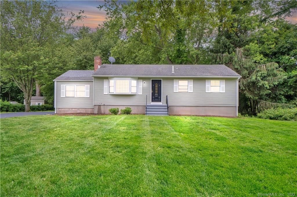 Property Photo:  40 Brooklawn Drive  CT 06460 