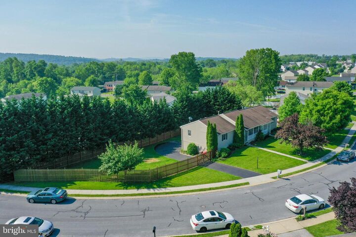 150 Greenfield Street  Manchester PA 17345 photo