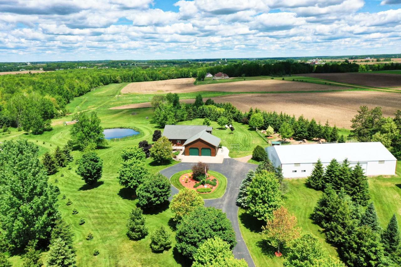 Property Photo:  W4954 County Road O  WI 54451 