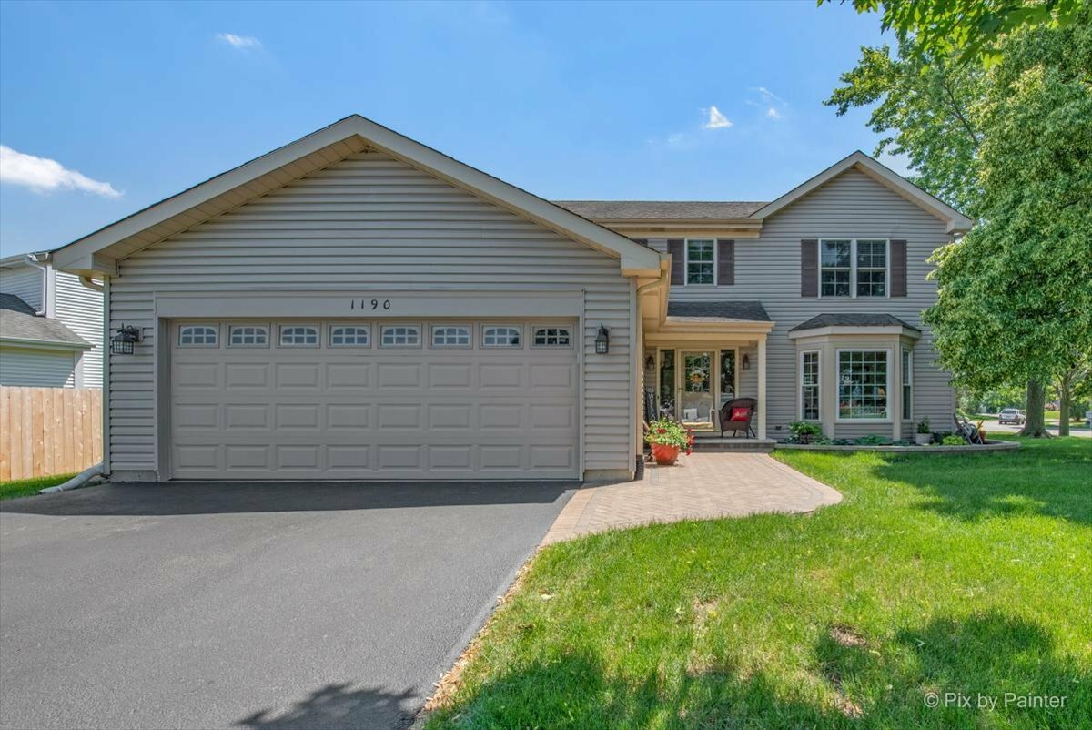 Property Photo:  1190 Westward Trail  IL 60188 