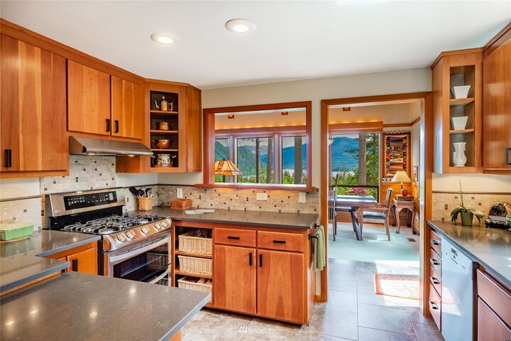 Property Photo:  27 Grand View Lane  WA 98229 