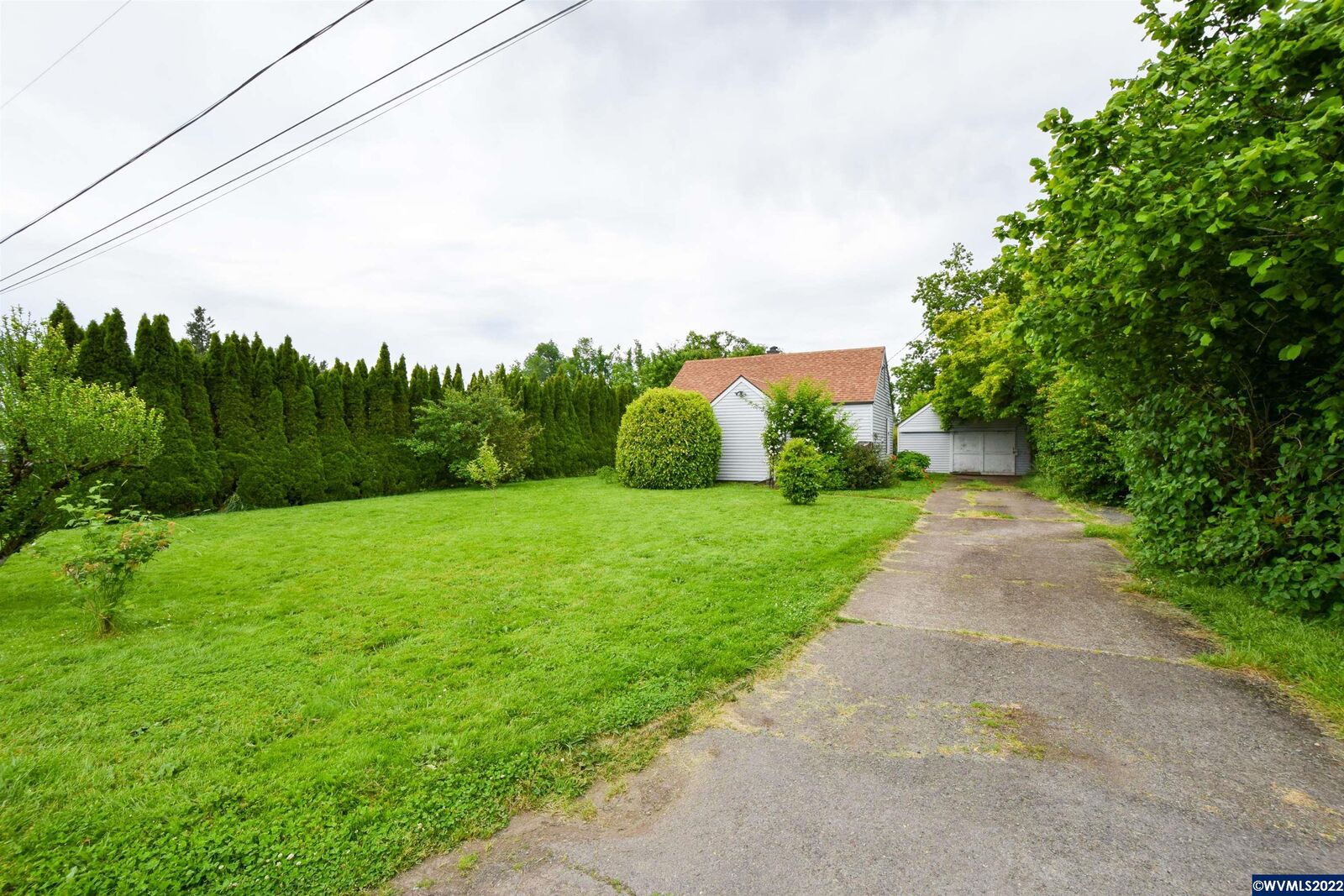 Property Photo:  4015  Beck Av SE  OR 97317 