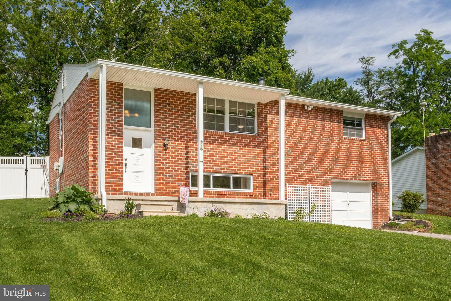 Property Photo:  6722 Carlinda Avenue  MD 21046 