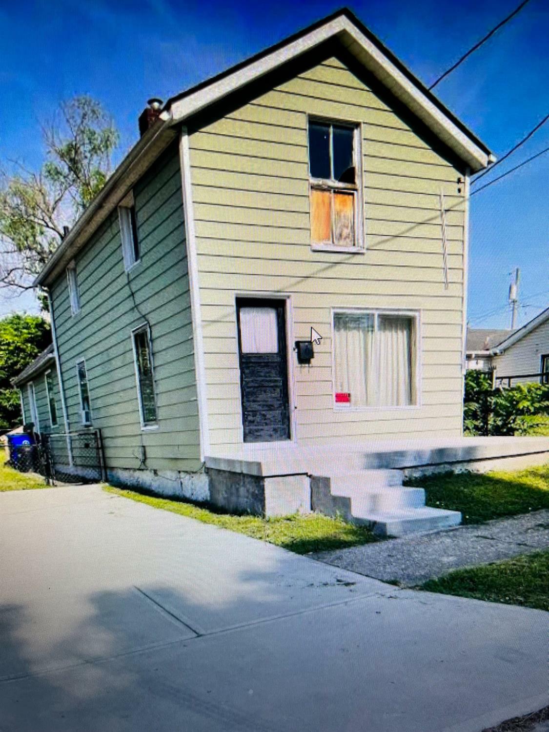 Property Photo:  1423 Parkamo Ave  OH 45011 