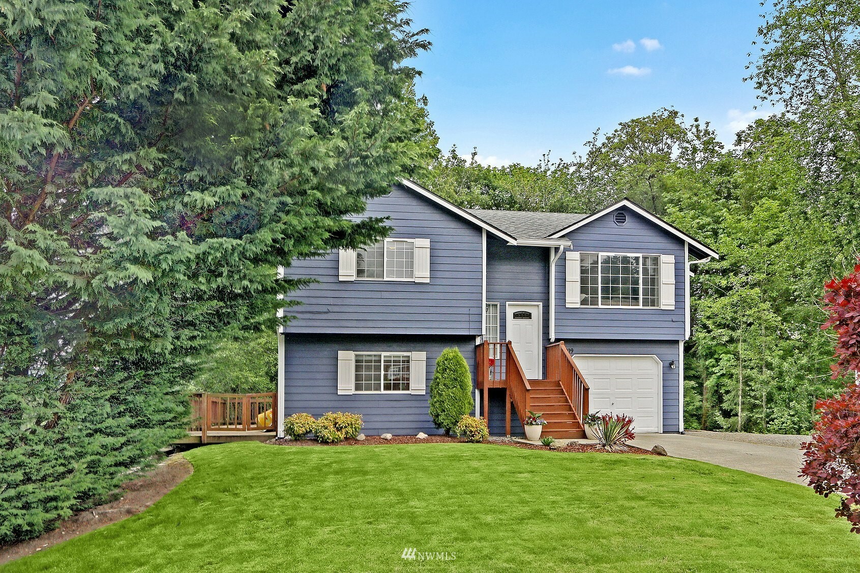 Property Photo:  909 98th Avenue SE  WA 98258 