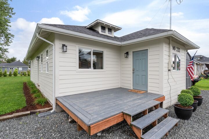 Property Photo:  232 Morton Street  WA 98295 