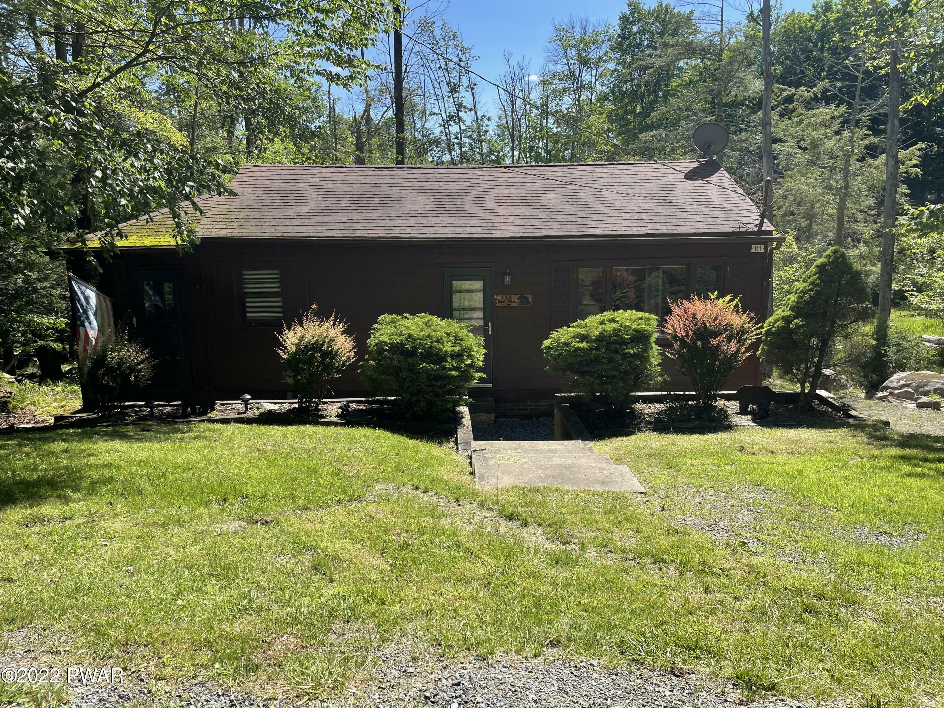 Property Photo:  111 Bear Rock Road  PA 18436 