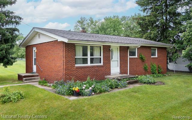 Property Photo:  15076  Riviera Shores  Drive  MI 48442 