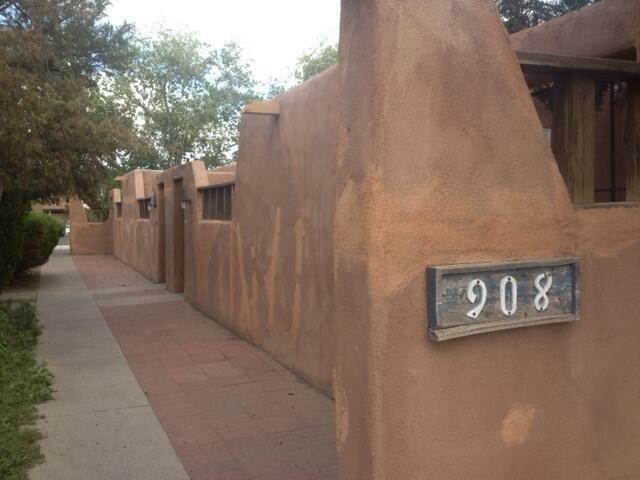 Property Photo:  908 San Pedro Drive SE  NM 87108 