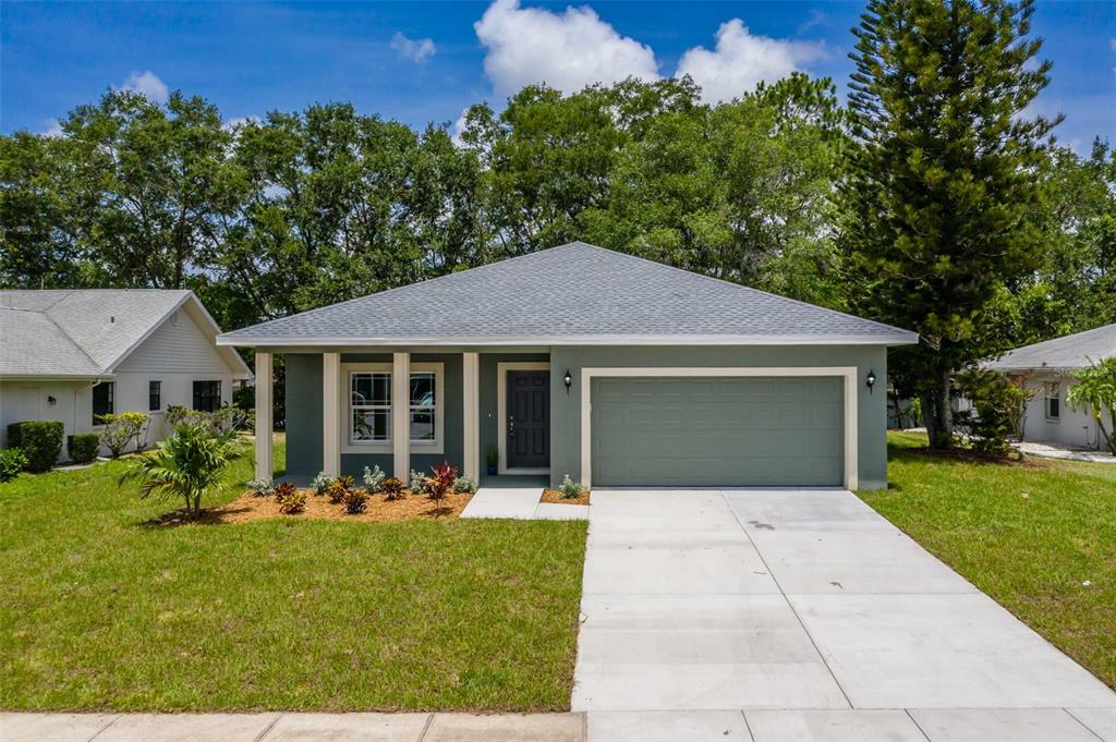 Property Photo:  1609 New Bedford Drive  FL 33573 