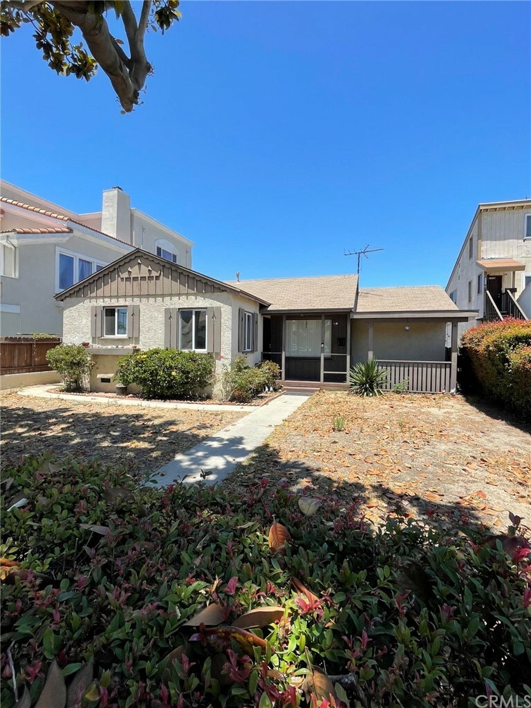Property Photo:  2511 190th Street  CA 90278 