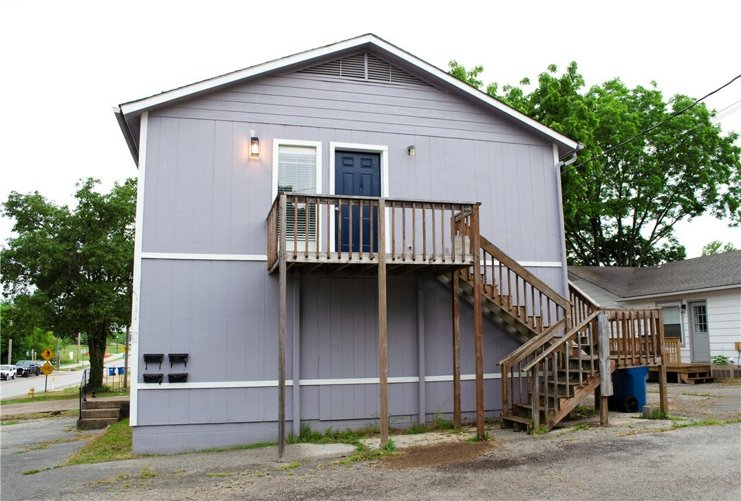 Property Photo:  408 SE G Street A  AR 72712 