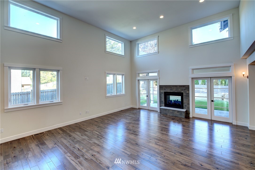 Property Photo: 668 10th Avenue WA 98033