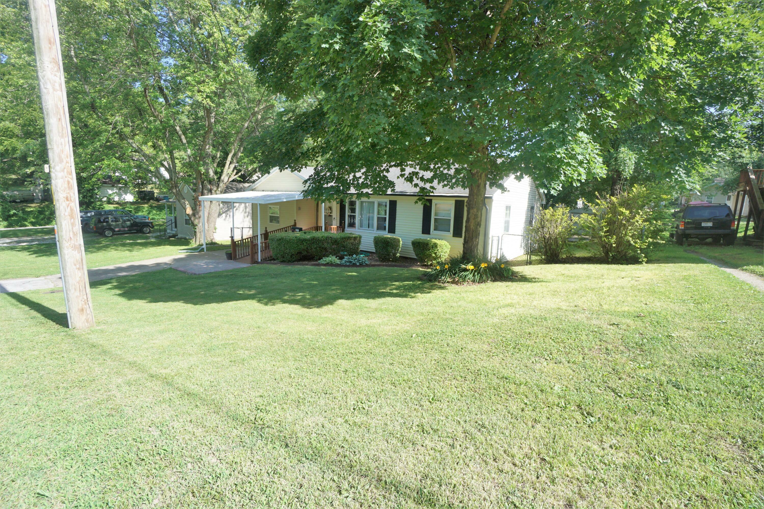 523 Joplin Street  Neosho MO 64850 photo