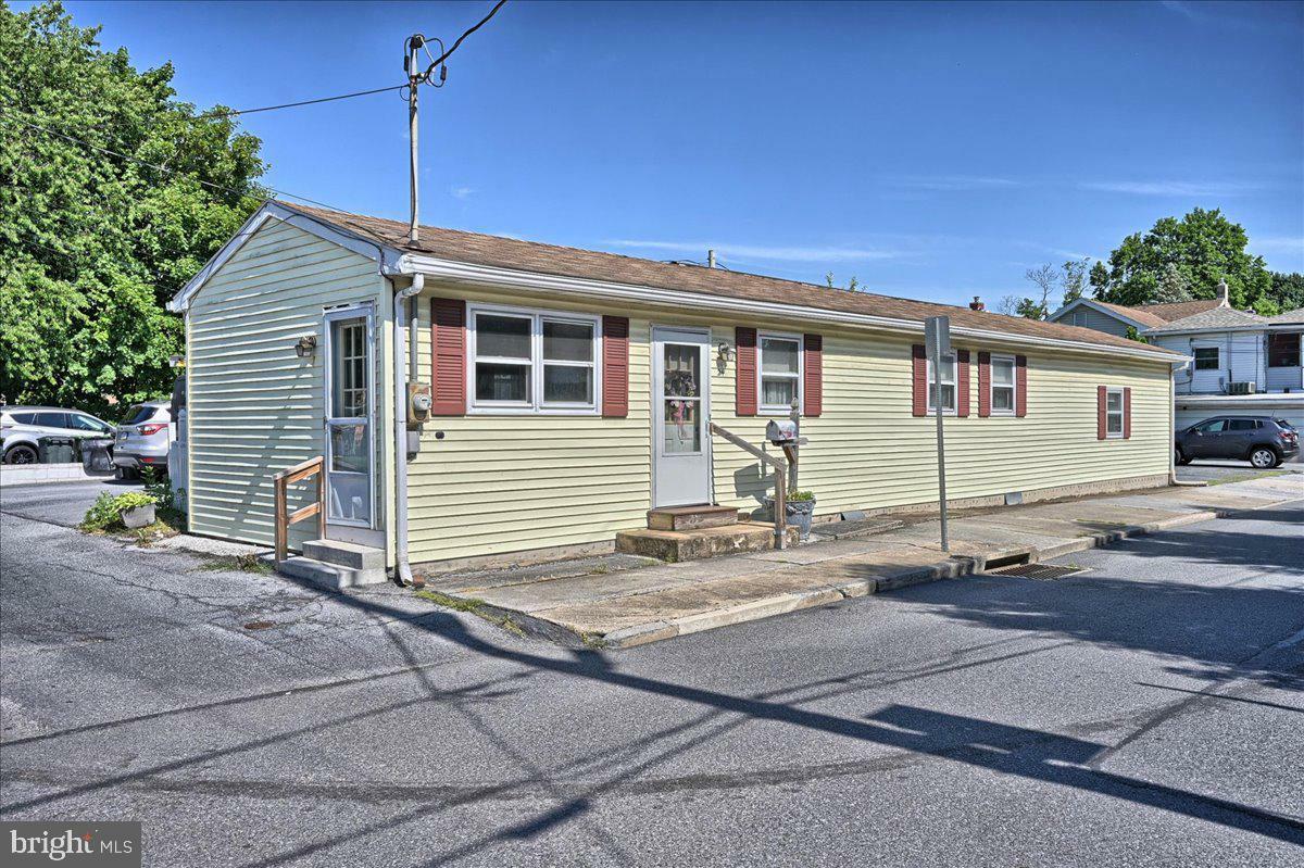 Property Photo:  24 N Lancaster Street  PA 17003 