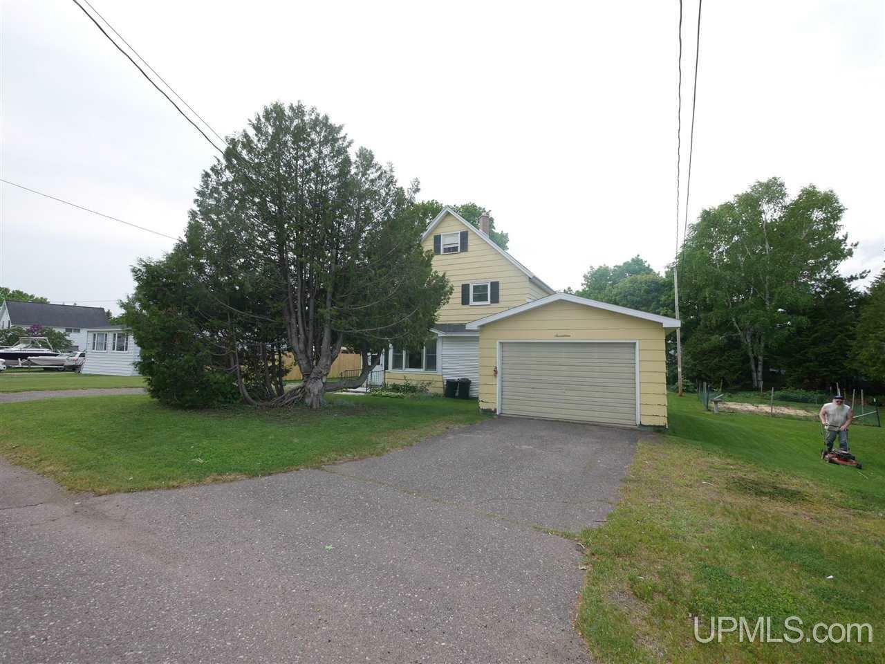 Property Photo:  17 Union Street  MI 49950 