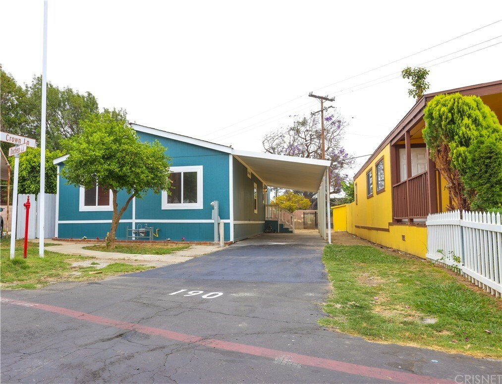 Property Photo: 310 Duchess Lane CA 92704