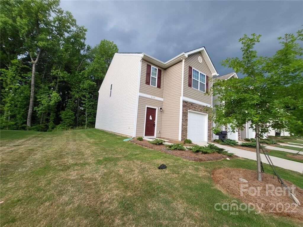 Property Photo:  6103 Guildford Hill Lane  NC 28215 