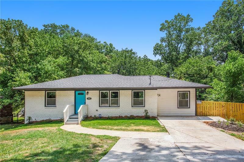 Property Photo: 1802 Meadowglades Drive GA 30035