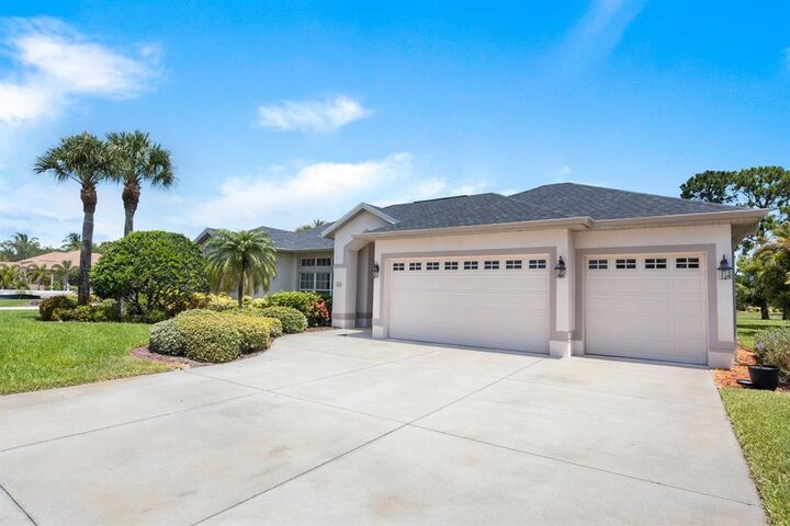 Property Photo: 275 Rotonda Boulevard E FL 33947