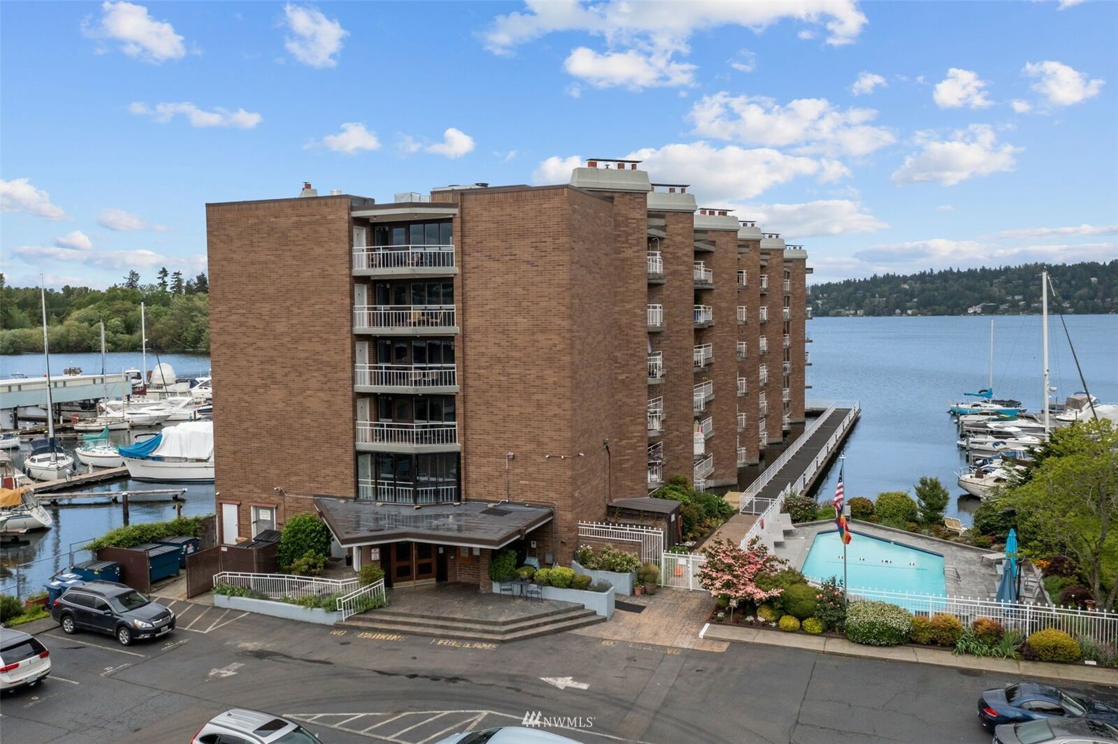 Property Photo: 9500 Rainier Ave S 512 WA 98118