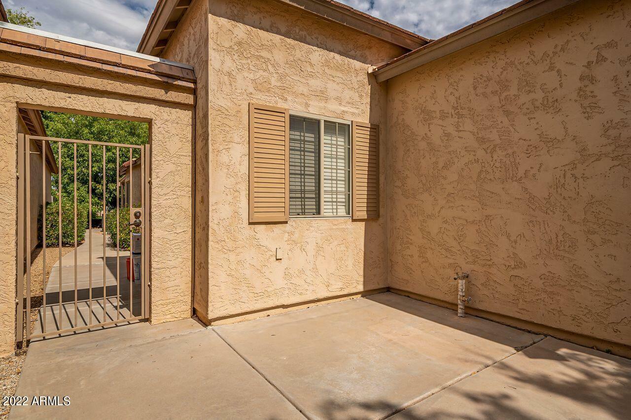 Property Photo:  933 S Tucana Lane S  AZ 85296 