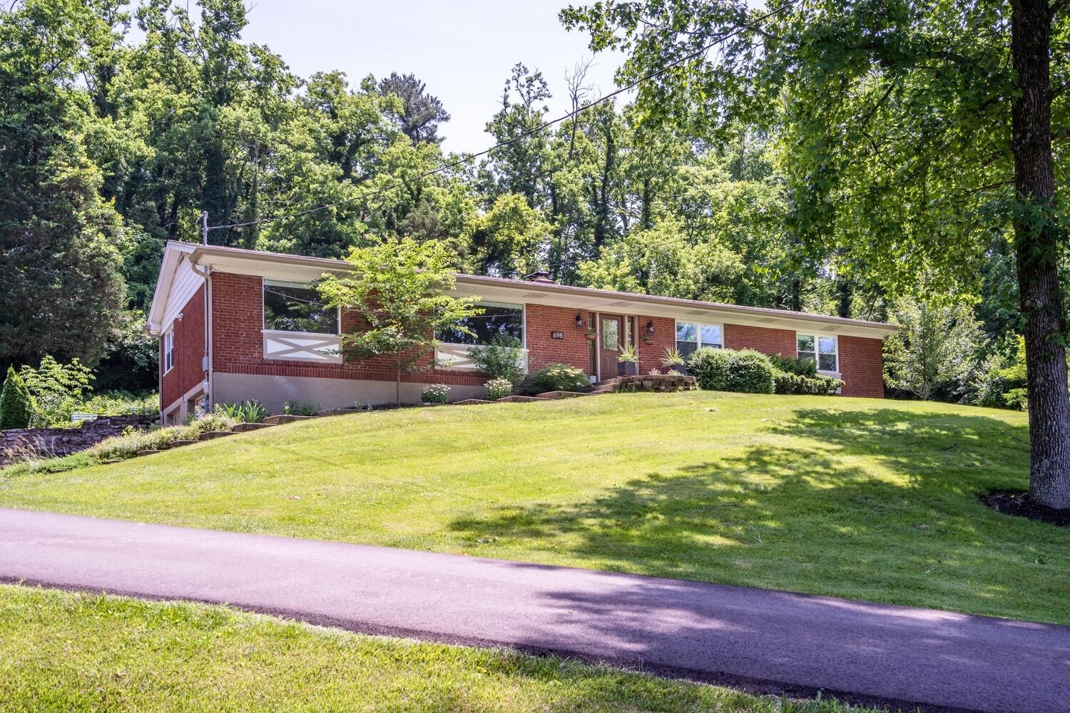 Property Photo:  698 Cedar Knolls Ct  OH 45230 