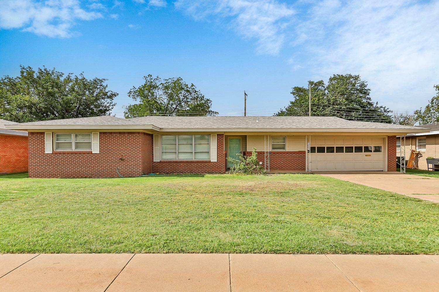 Property Photo: 5007 14th Street TX 79416