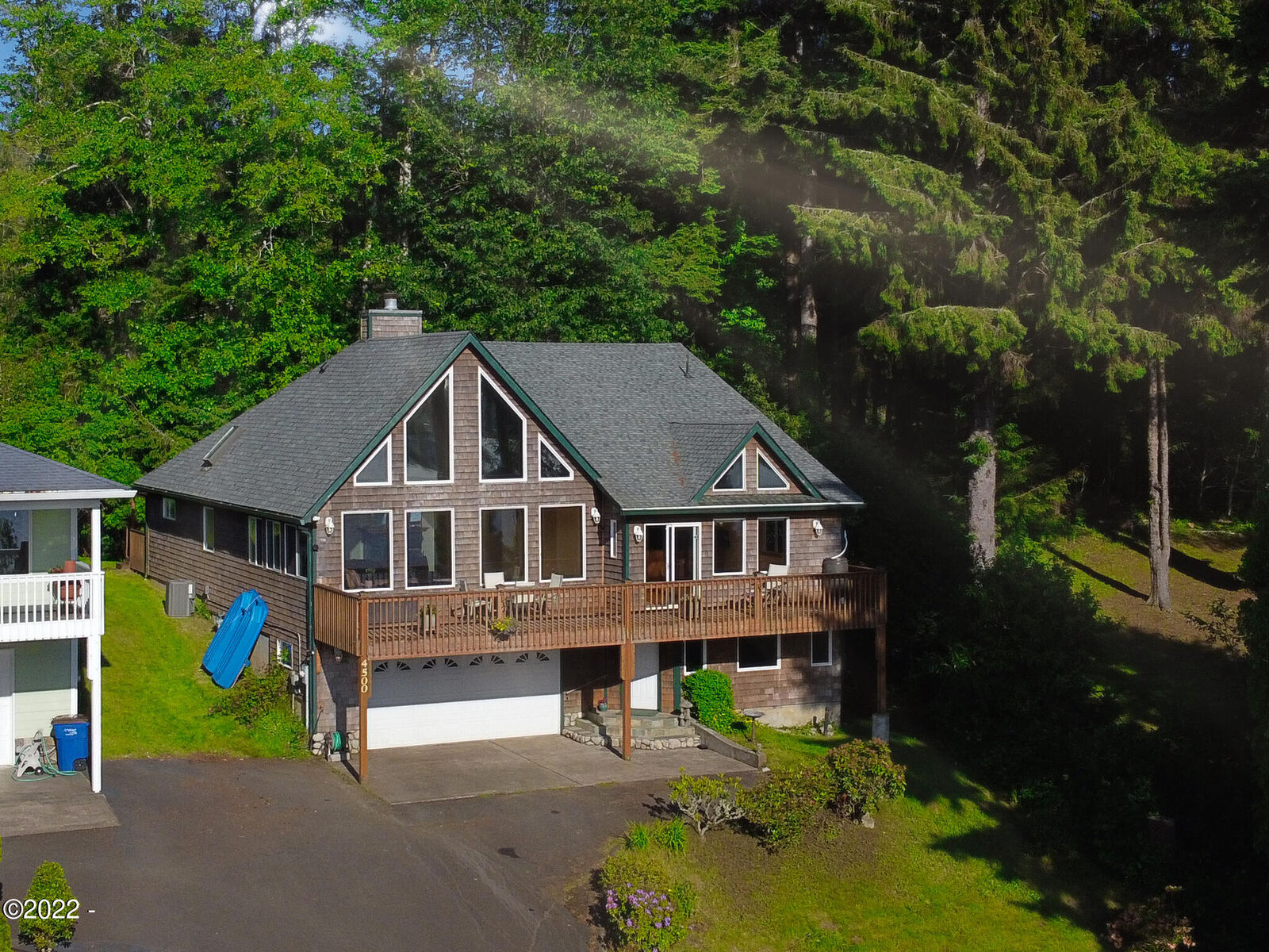 Property Photo: 4500 NE East Devils Lake Road OR 97368