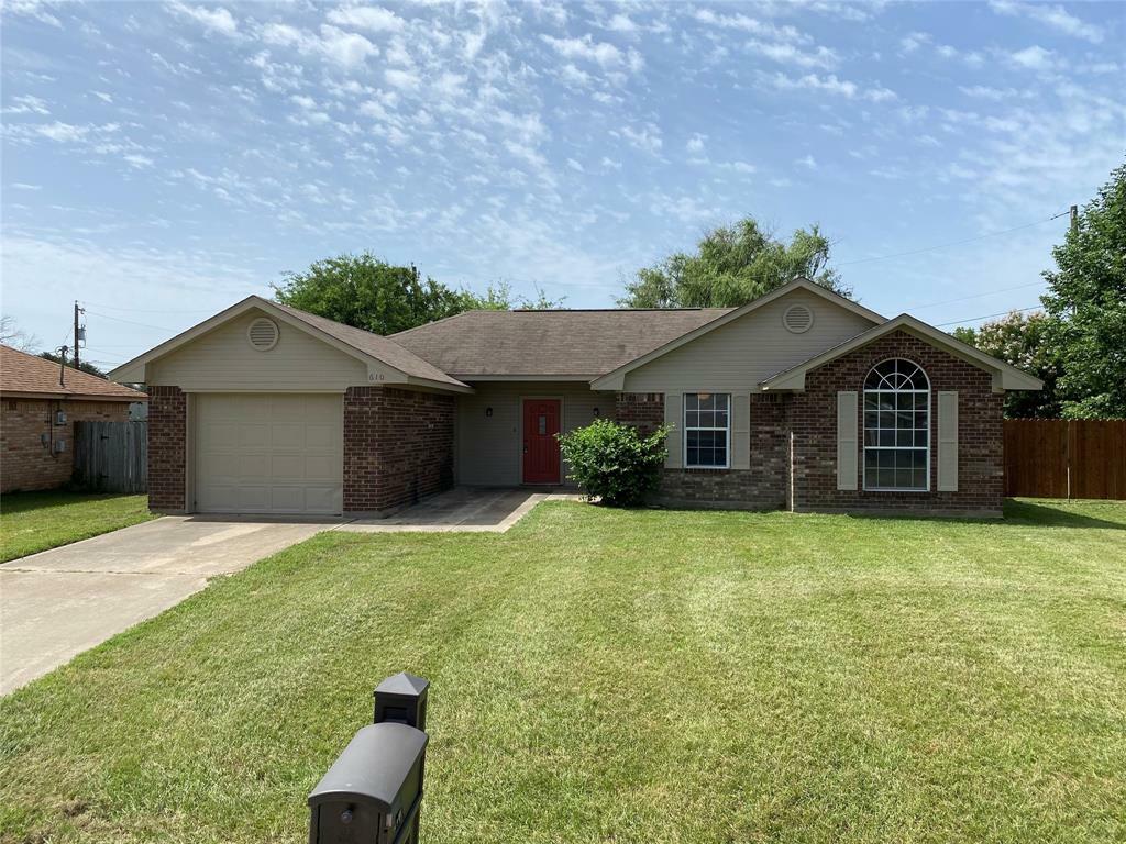 Property Photo:  610 Camp Street  TX 75482 