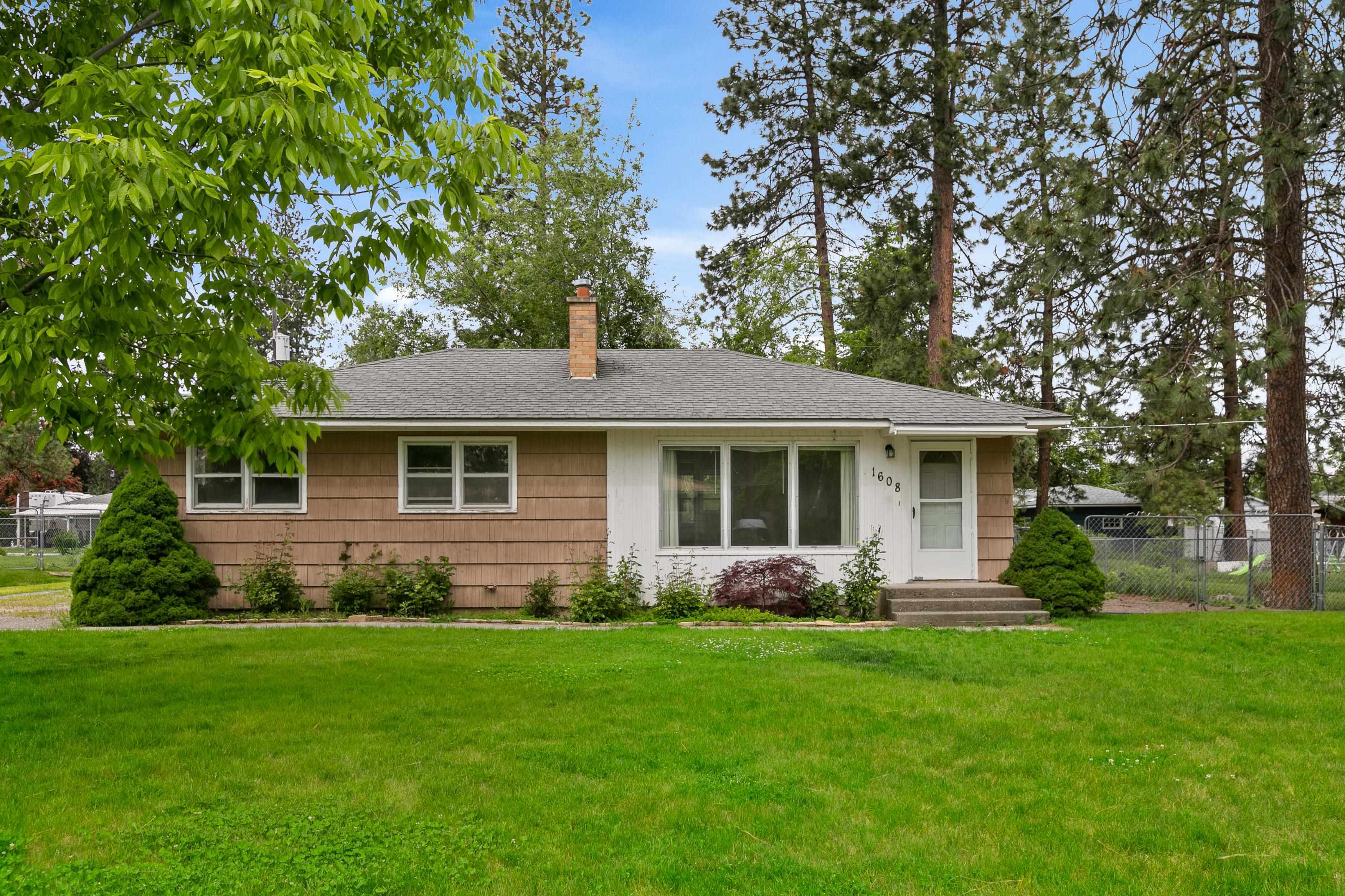 Property Photo:  1608 S Keller Rd  WA 99216 