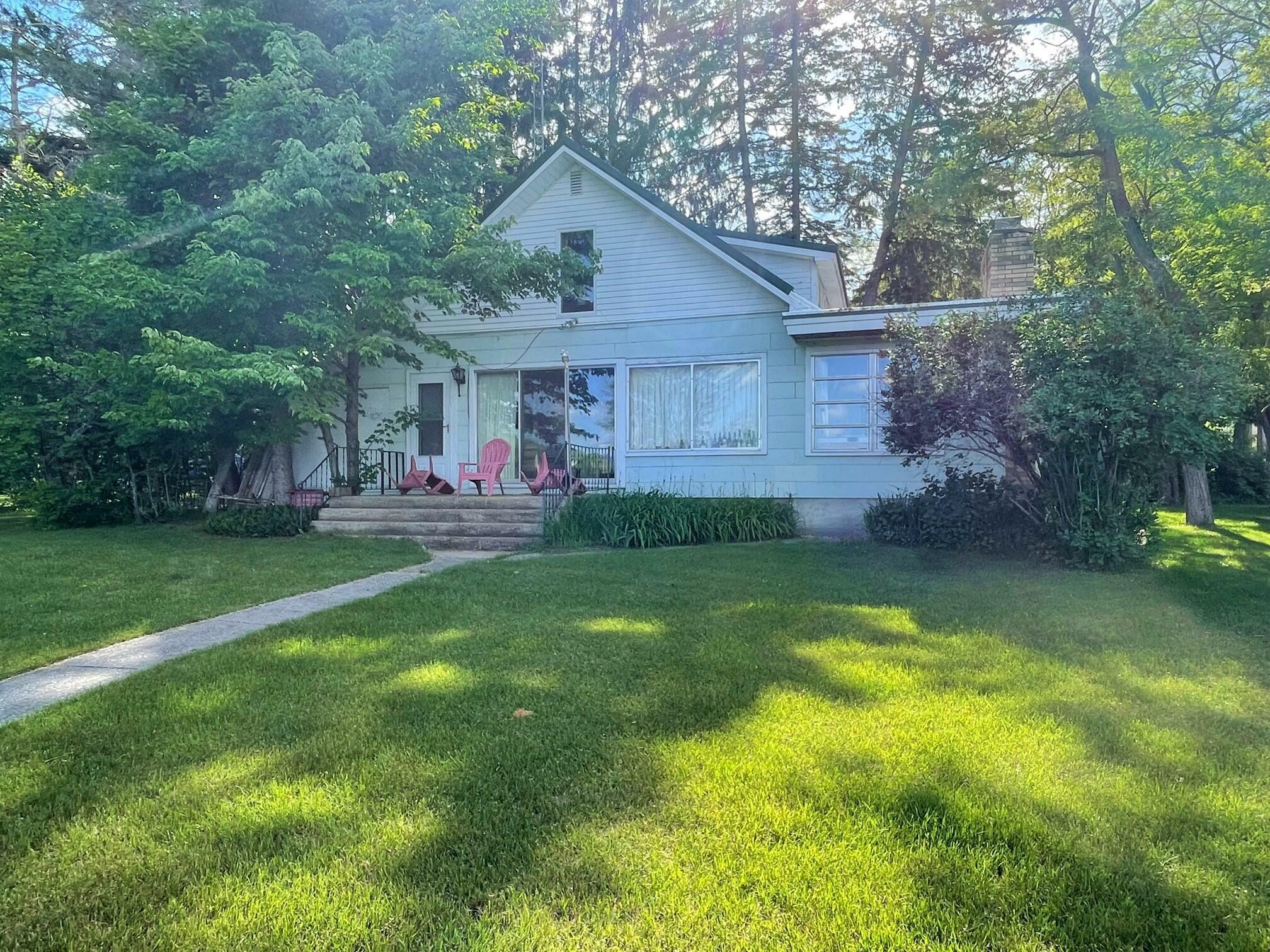 Property Photo: 1084 W Higgins Lake Drive MI 48653