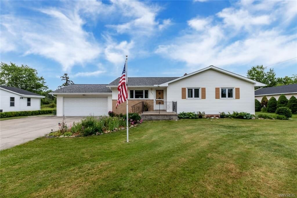 Property Photo:  1844 Webb Road  NY 14072 