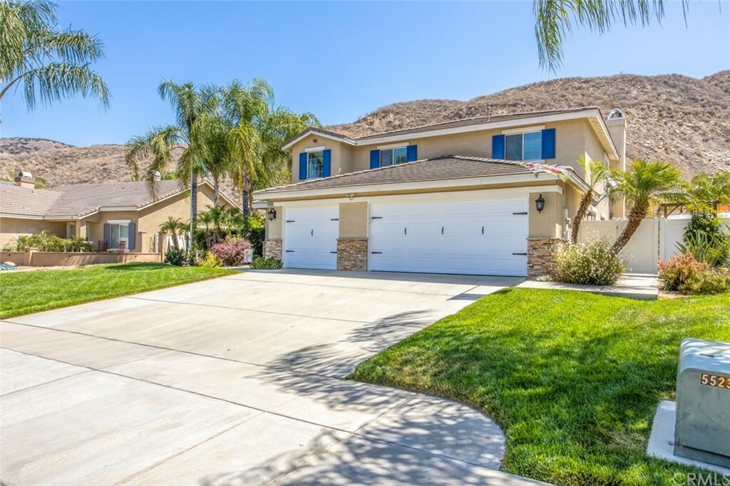 Property Photo: 7859 La Cresta Street CA 92346